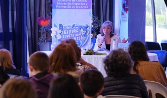 ALEJANDRA TOMAC PRESENT� �CUANDO BAJA LA MAREA�